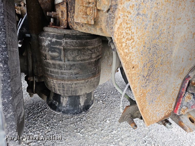 image for item DO4352 2007 Freightliner Classic XL  dump truck