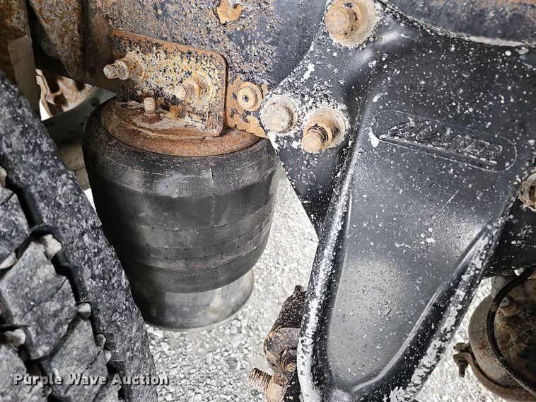 image for item DO4352 2007 Freightliner Classic XL  dump truck