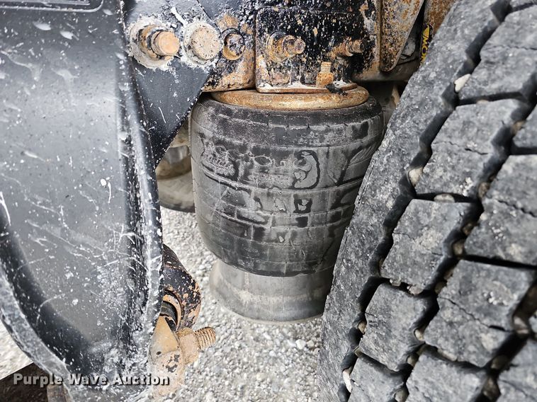 image for item DO4352 2007 Freightliner Classic XL  dump truck