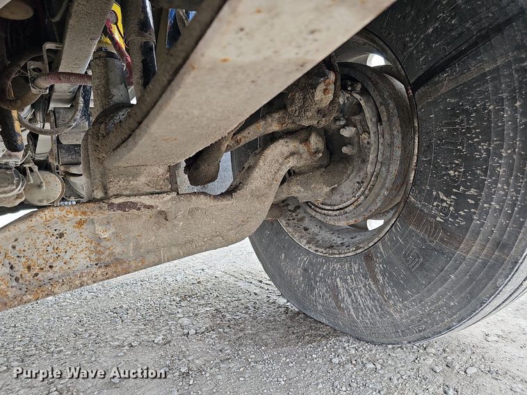 image for item DO4352 2007 Freightliner Classic XL  dump truck