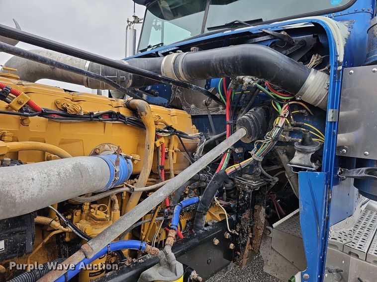 image for item DO4352 2007 Freightliner Classic XL  dump truck