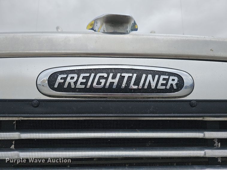 image for item DO4352 2007 Freightliner Classic XL  dump truck