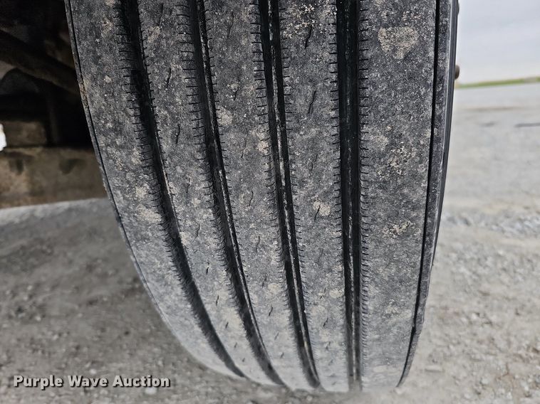 image for item DO4352 2007 Freightliner Classic XL  dump truck