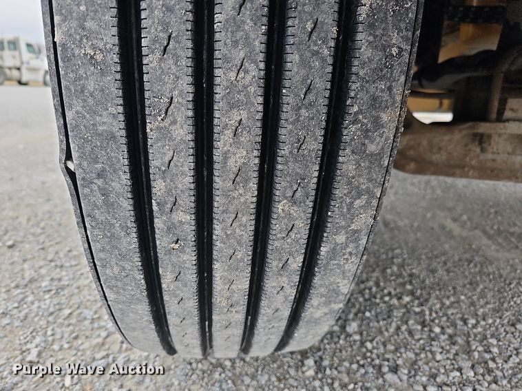 image for item DO4352 2007 Freightliner Classic XL  dump truck