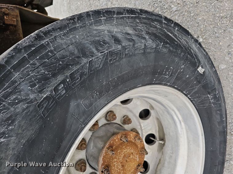 image for item DO4352 2007 Freightliner Classic XL  dump truck