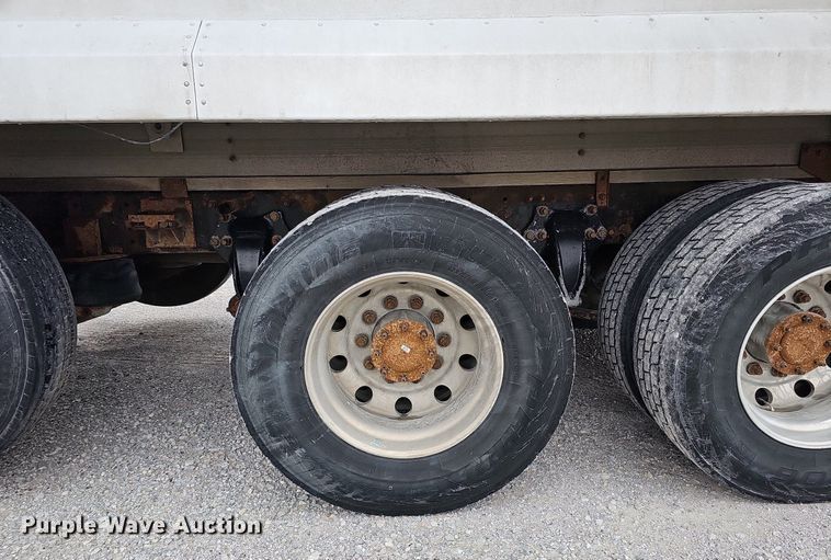 image for item DO4352 2007 Freightliner Classic XL  dump truck