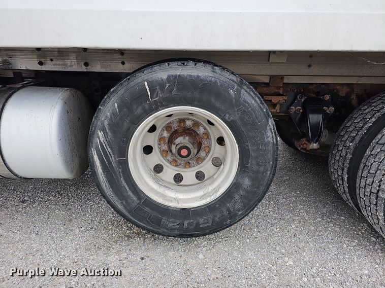 image for item DO4352 2007 Freightliner Classic XL  dump truck