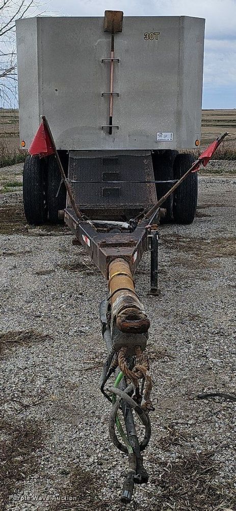 image for item DO4353 2008 Cornhusker 800R-81007-732  end dump pup trailer