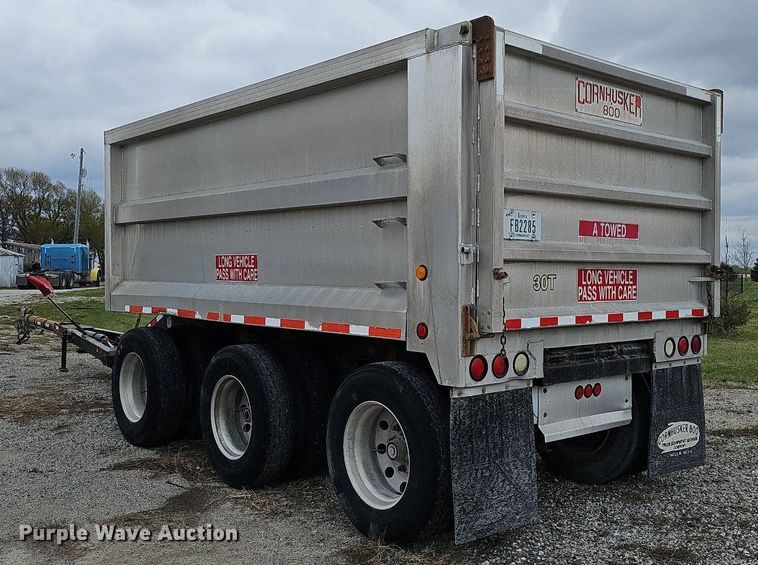 image for item DO4353 2008 Cornhusker 800R-81007-732  end dump pup trailer