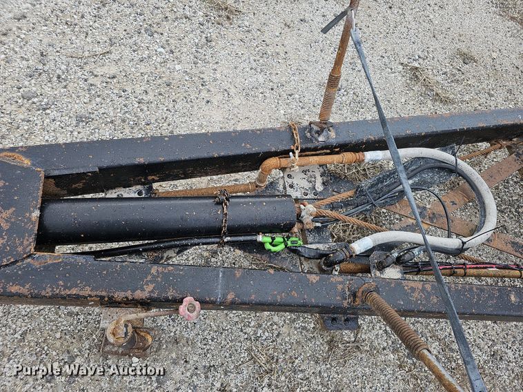 image for item DO4353 2008 Cornhusker 800R-81007-732  end dump pup trailer