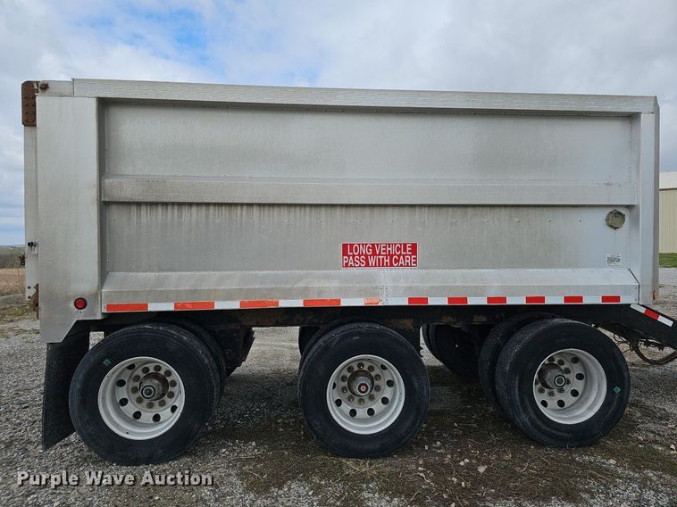 image for item DO4353 2008 Cornhusker 800R-81007-732  end dump pup trailer