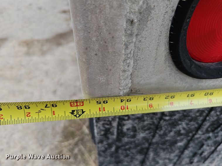 image for item DO4353 2008 Cornhusker 800R-81007-732  end dump pup trailer