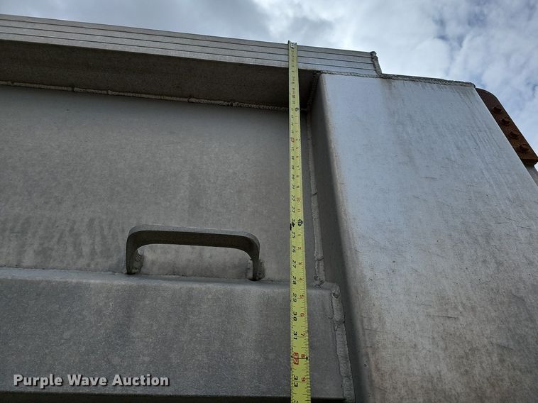 image for item DO4353 2008 Cornhusker 800R-81007-732  end dump pup trailer