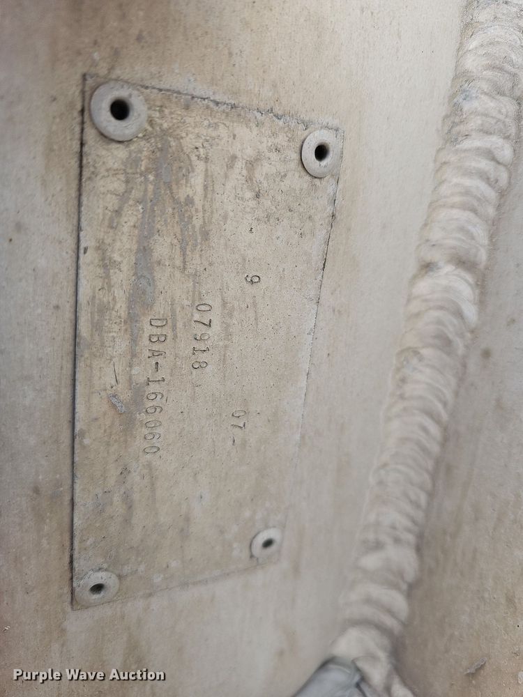 image for item DO4353 2008 Cornhusker 800R-81007-732  end dump pup trailer