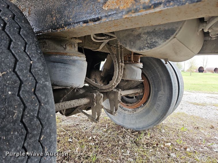 image for item DO4353 2008 Cornhusker 800R-81007-732  end dump pup trailer