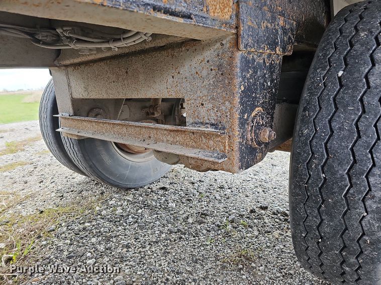 image for item DO4353 2008 Cornhusker 800R-81007-732  end dump pup trailer