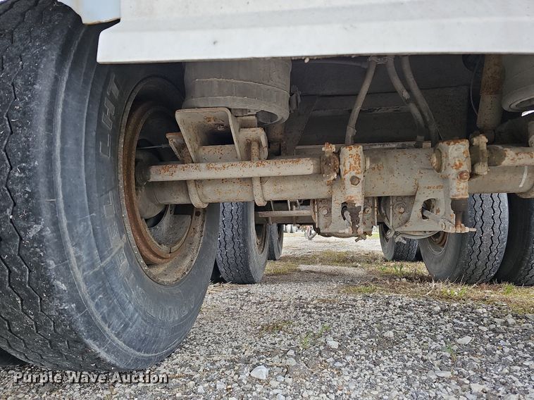 image for item DO4353 2008 Cornhusker 800R-81007-732  end dump pup trailer