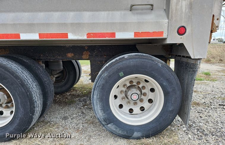 image for item DO4353 2008 Cornhusker 800R-81007-732  end dump pup trailer