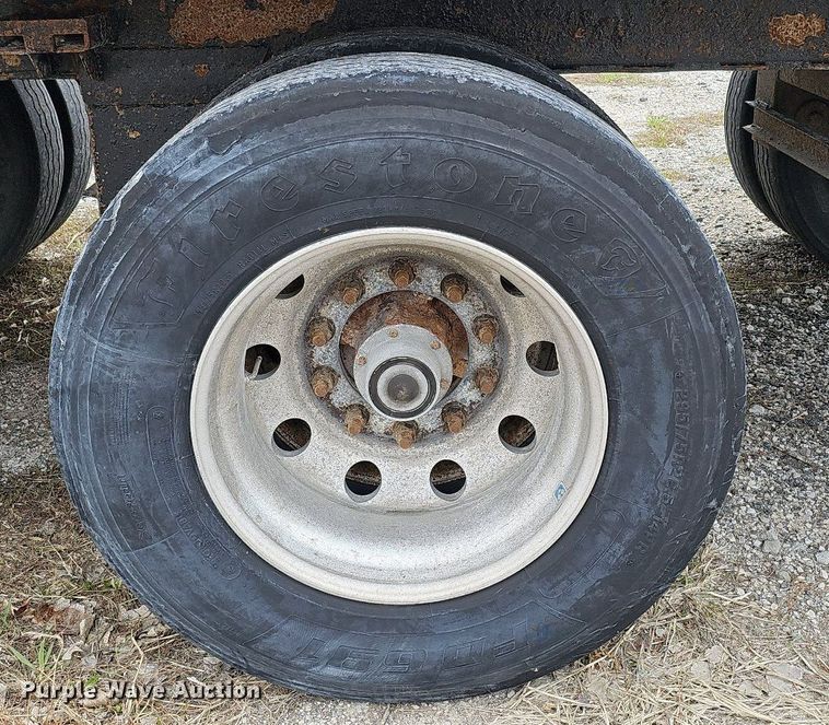 image for item DO4353 2008 Cornhusker 800R-81007-732  end dump pup trailer