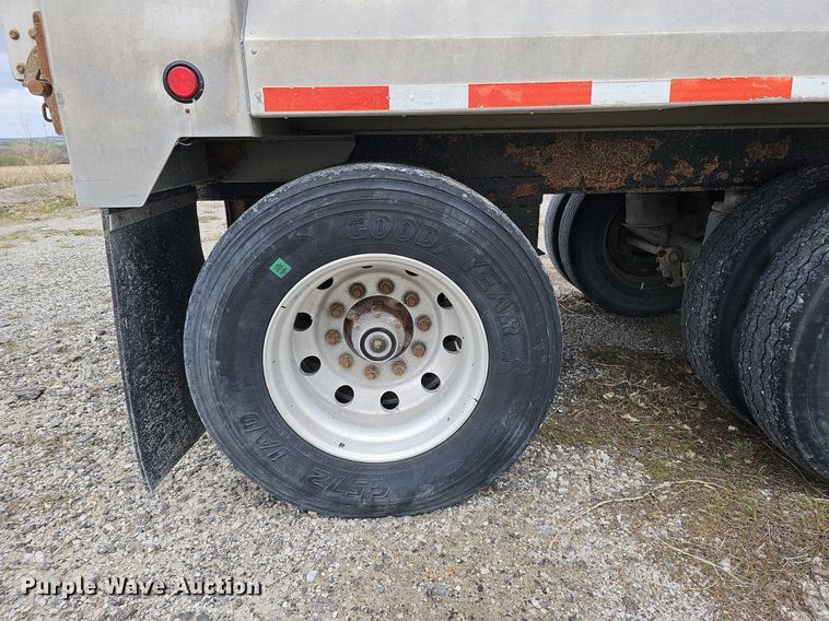 image for item DO4353 2008 Cornhusker 800R-81007-732  end dump pup trailer