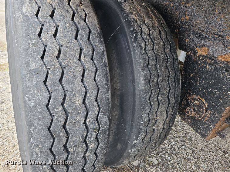 image for item DO4353 2008 Cornhusker 800R-81007-732  end dump pup trailer