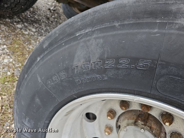 image for item DO4353 2008 Cornhusker 800R-81007-732  end dump pup trailer