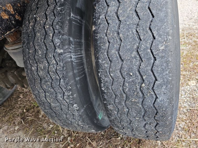 image for item DO4353 2008 Cornhusker 800R-81007-732  end dump pup trailer