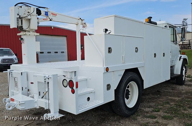 image for item DO4359 2003 Freightliner FL60  utility / service truck