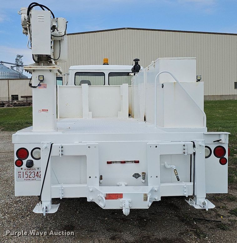 image for item DO4359 2003 Freightliner FL60  utility / service truck