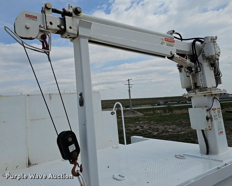 image for item DO4359 2003 Freightliner FL60  utility / service truck