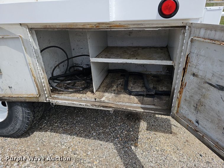 image for item DO4359 2003 Freightliner FL60  utility / service truck