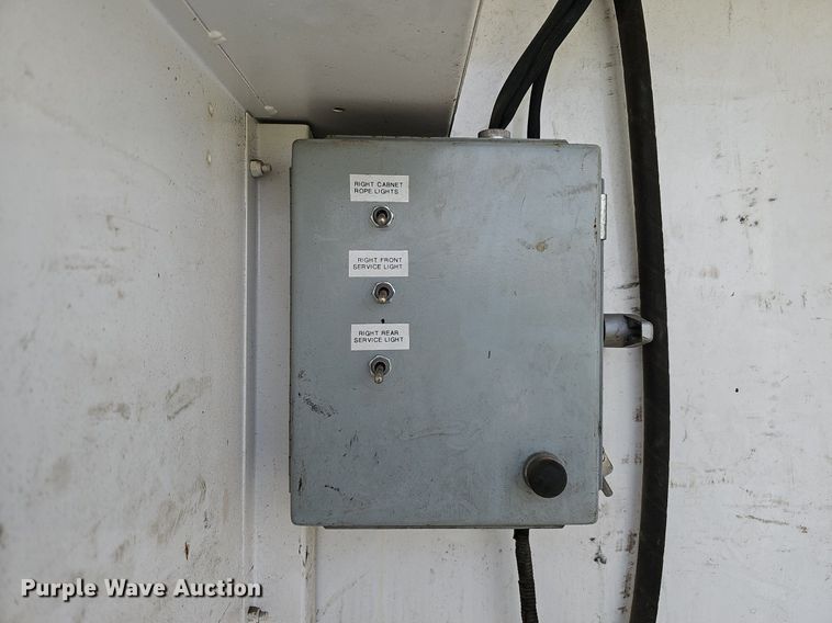 image for item DO4359 2003 Freightliner FL60  utility / service truck