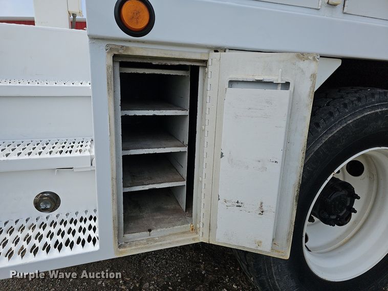 image for item DO4359 2003 Freightliner FL60  utility / service truck