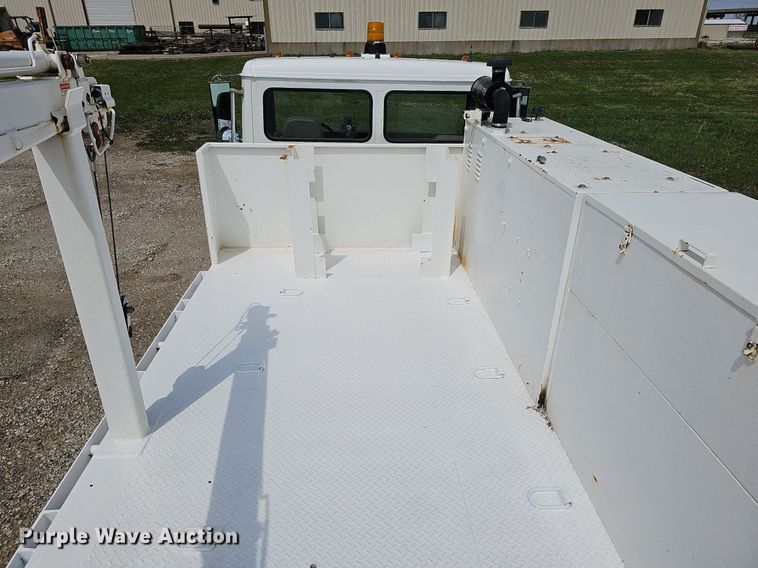 image for item DO4359 2003 Freightliner FL60  utility / service truck