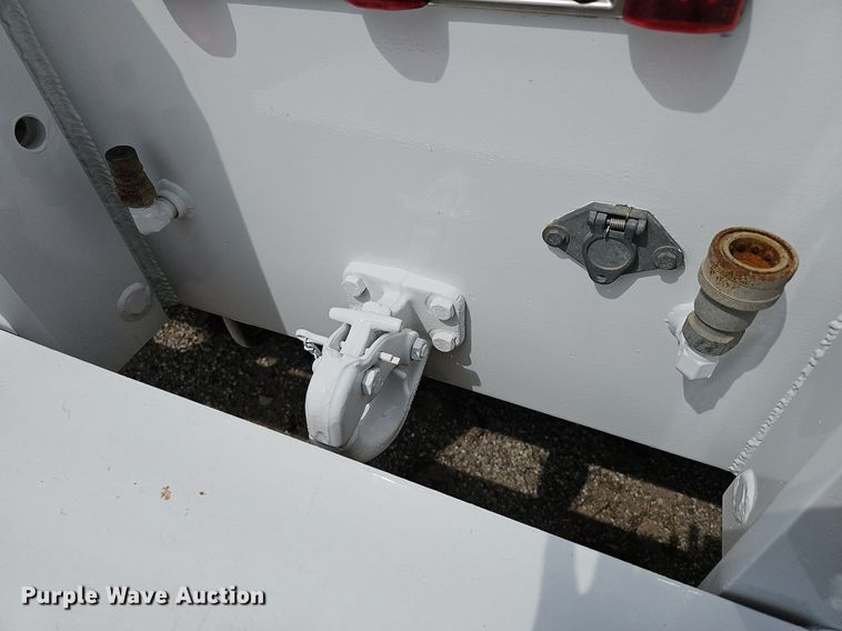 image for item DO4359 2003 Freightliner FL60  utility / service truck