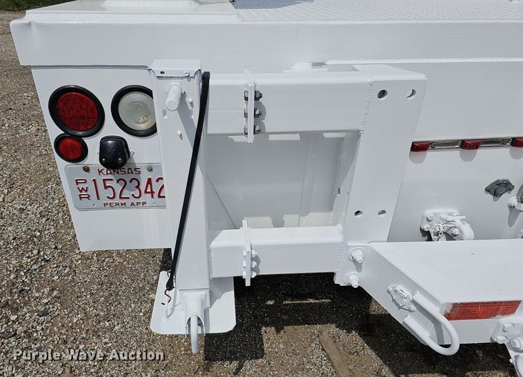 image for item DO4359 2003 Freightliner FL60  utility / service truck