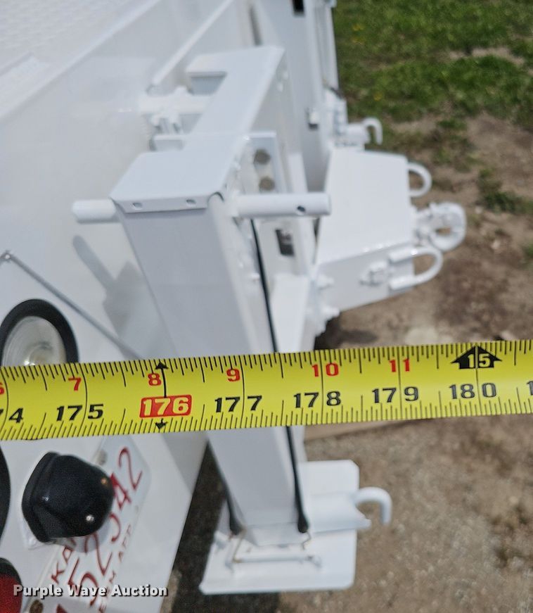 image for item DO4359 2003 Freightliner FL60  utility / service truck