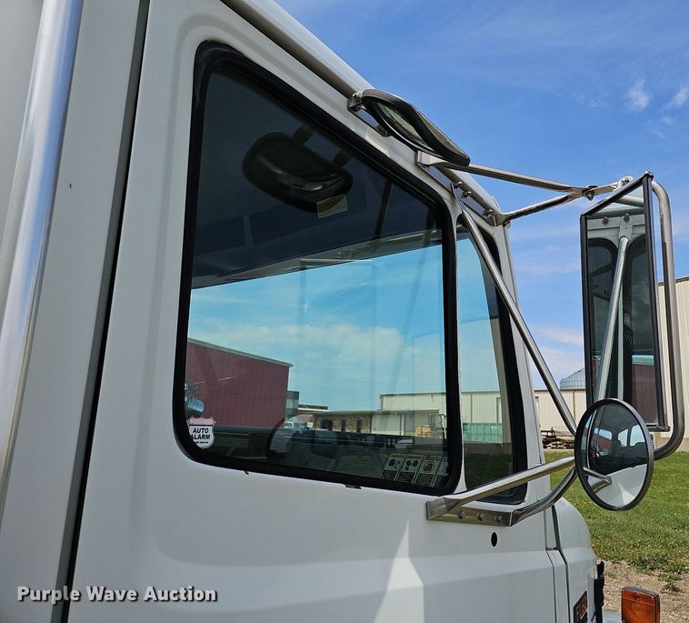 image for item DO4359 2003 Freightliner FL60  utility / service truck