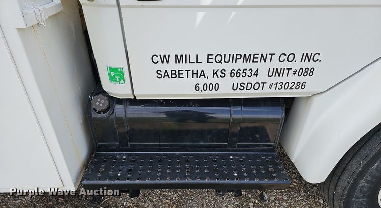 image for item DO4359 2003 Freightliner FL60  utility / service truck