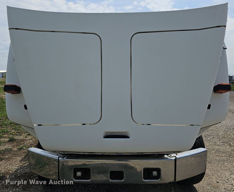 image for item DO4359 2003 Freightliner FL60  utility / service truck