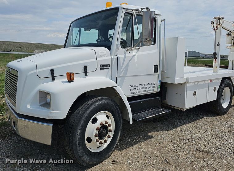 image for item DO4359 2003 Freightliner FL60  utility / service truck