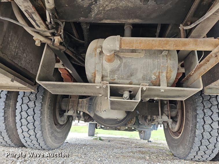 image for item DO4359 2003 Freightliner FL60  utility / service truck