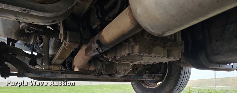 image for item DO4359 2003 Freightliner FL60  utility / service truck