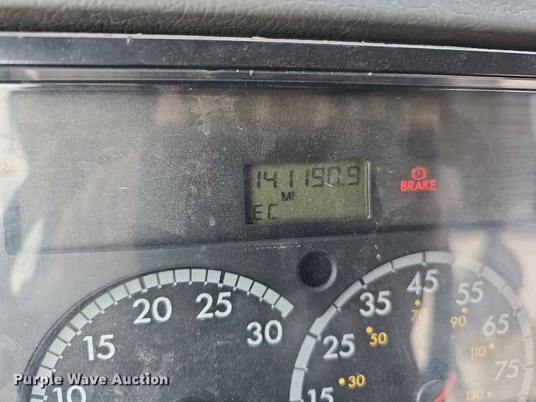 image for item DO4359 2003 Freightliner FL60  utility / service truck