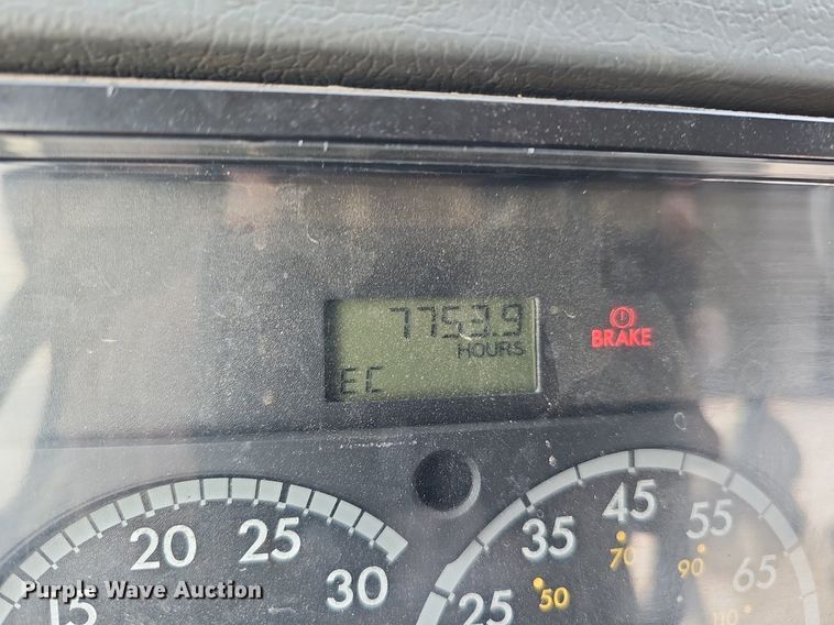 image for item DO4359 2003 Freightliner FL60  utility / service truck