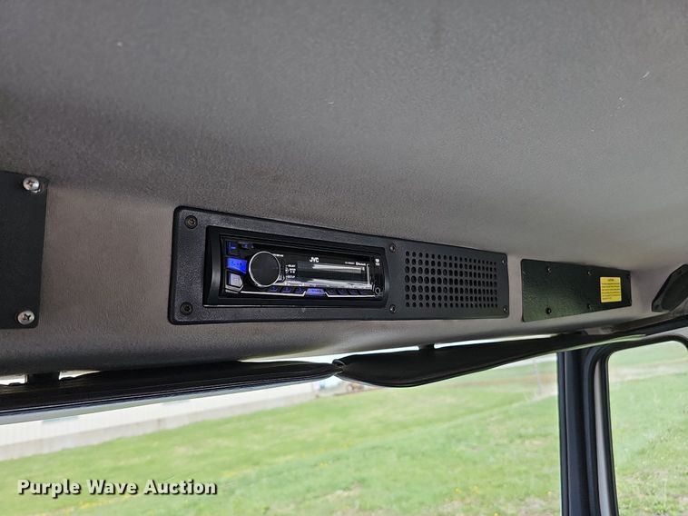 image for item DO4359 2003 Freightliner FL60  utility / service truck