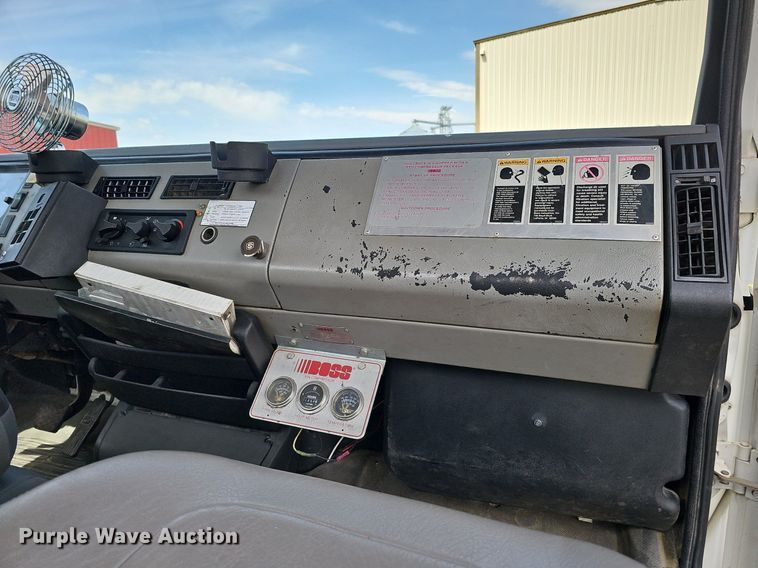 image for item DO4359 2003 Freightliner FL60  utility / service truck