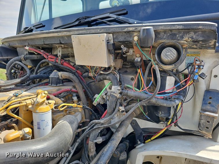 image for item DO4359 2003 Freightliner FL60  utility / service truck