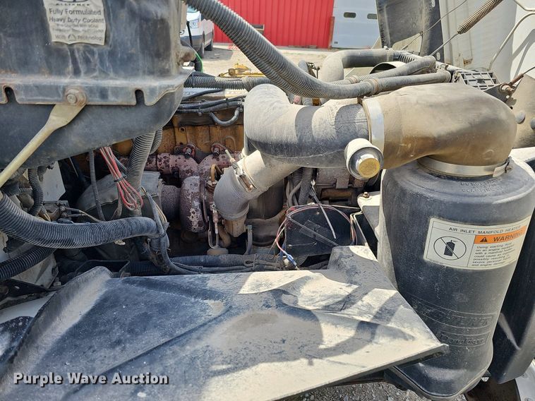 image for item DO4359 2003 Freightliner FL60  utility / service truck