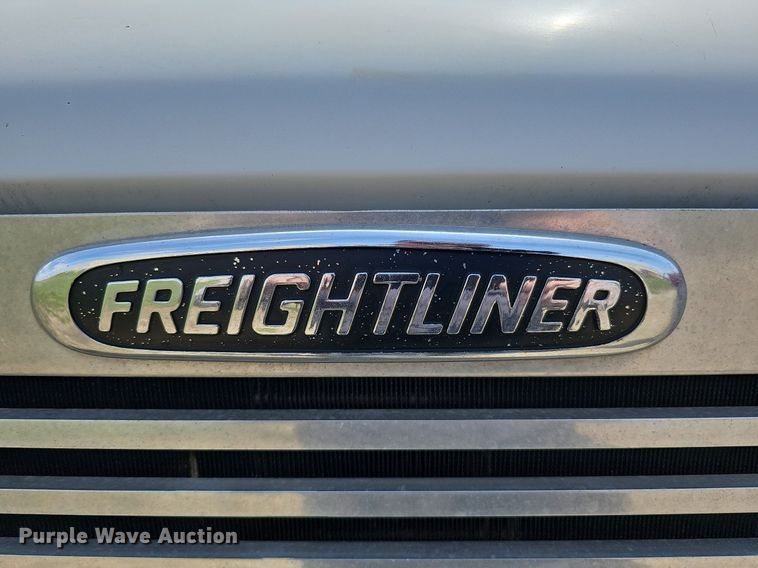 image for item DO4359 2003 Freightliner FL60  utility / service truck